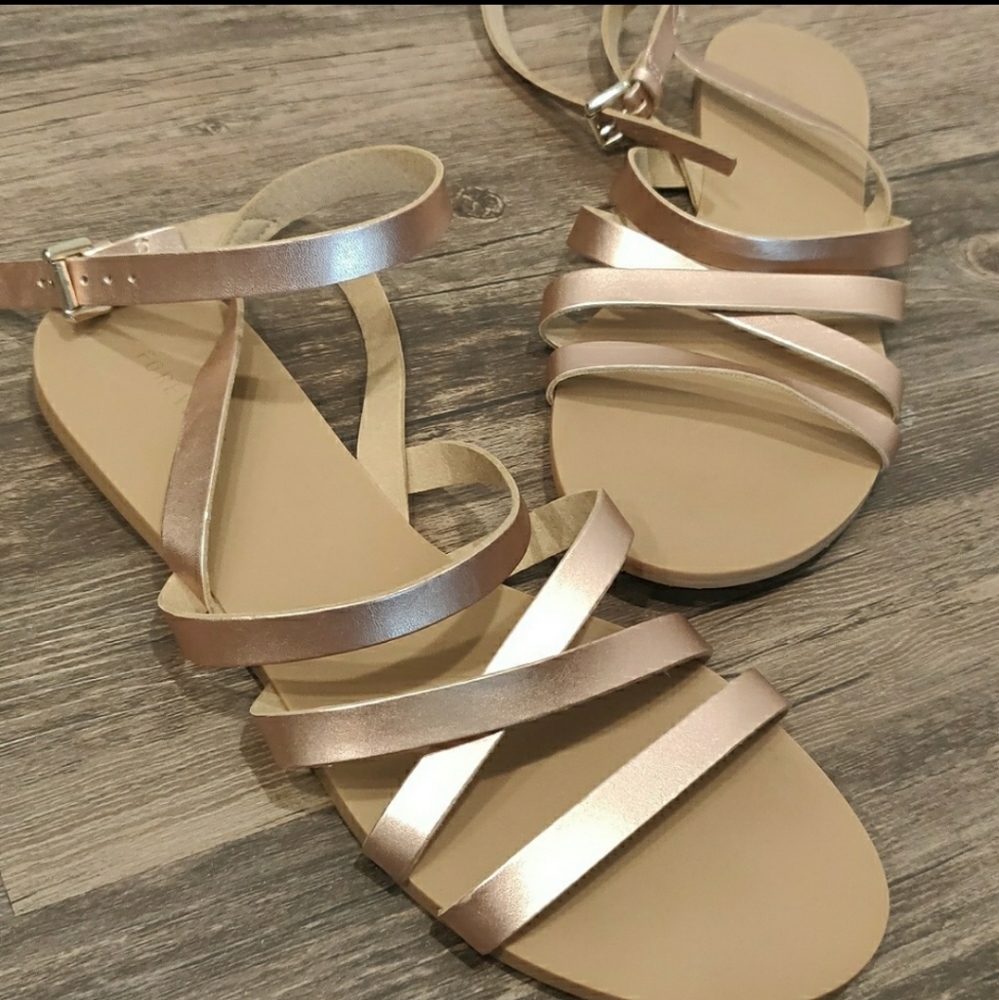 3/$15🔴LAST CHANCE🔴Champagne Sandals